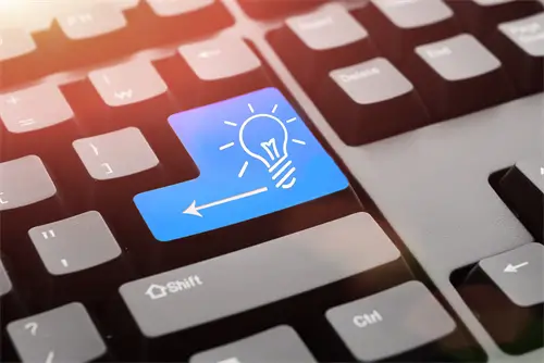 带笑含义的男孩子